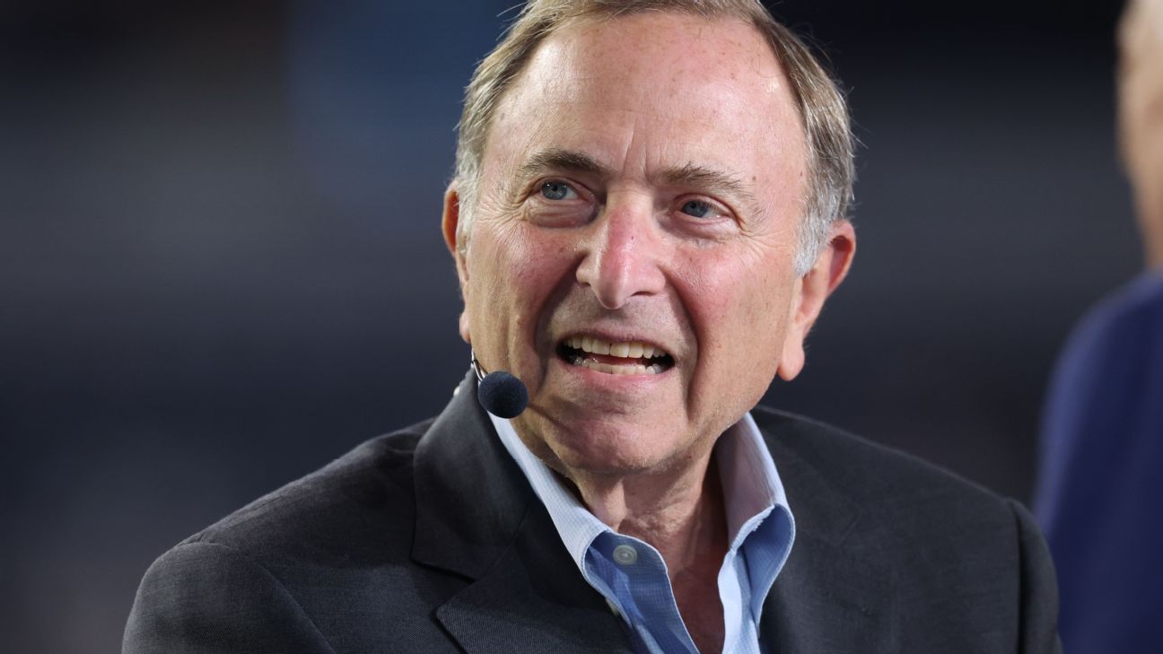 Bettman: NHL revenue should hit .8B this season