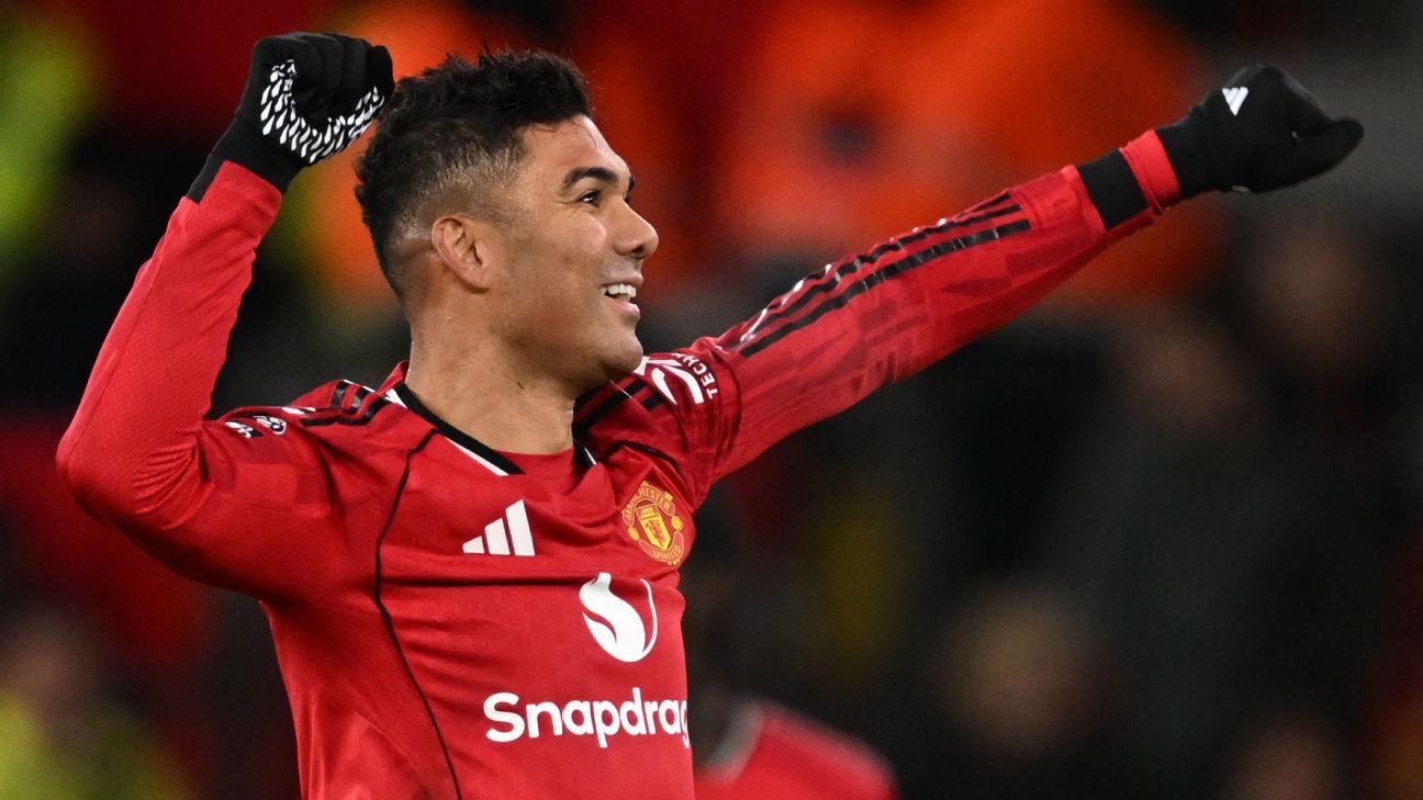 Leny Yoro: Man United players wanted Casemiro to stay