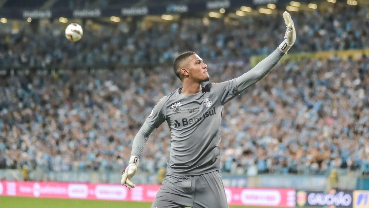 Grêmio negocia transferência de promessa da base para clube europeu; confira detalhes.