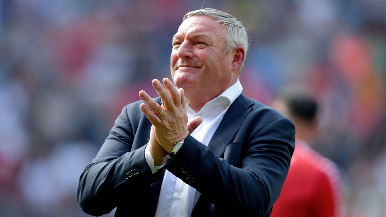 Ron Jans stopt als trainer, na dit seizoen weg bij FC Utrecht