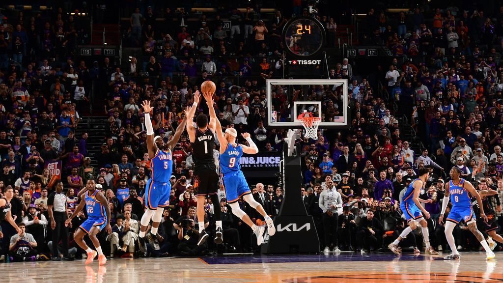 Booker hands OKC rare loss with game-winning 3