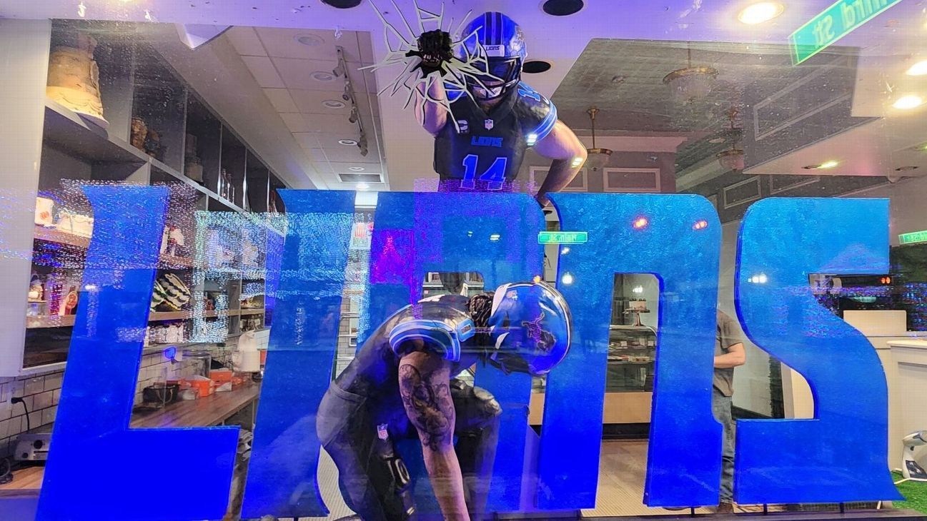 Detroit bakery serves up life-sized cake of Lions stars