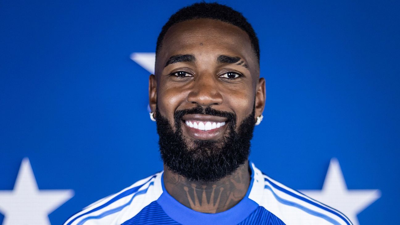 Gerson Chora ao Lembrar de Infância Difícil e Desabafa em Defesa do Pai