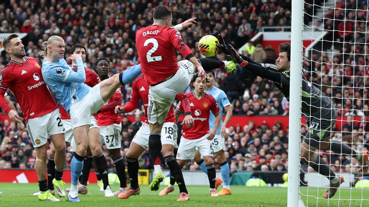 Premier League live updates: Man United host Man City in first game under Carrick