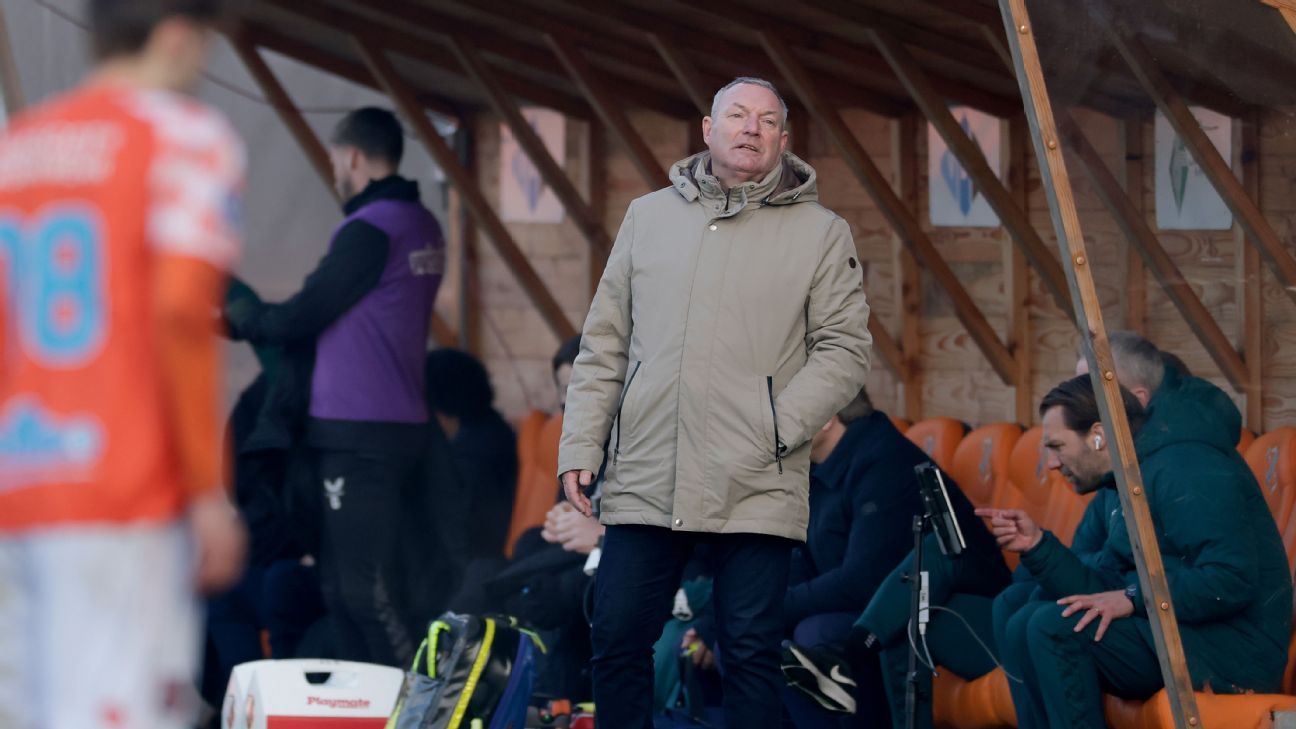 Van der Hoorn snoeihard na nederlaag bij Volendam: 