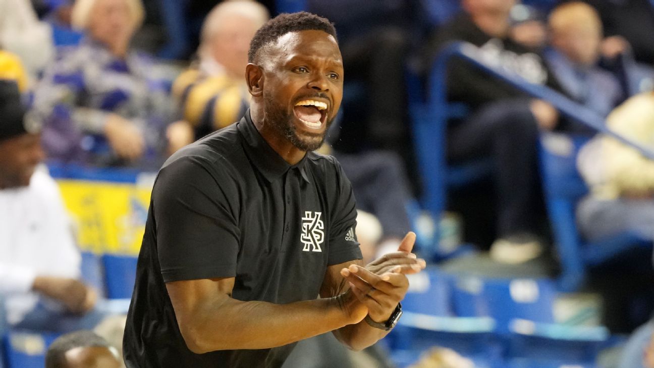 Kennesaw St. coach blasts betting 'predators'