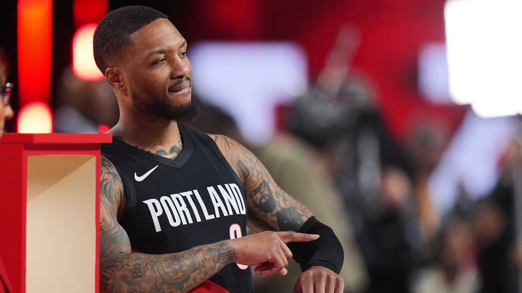 Dame returns to win third shootout, tying mark