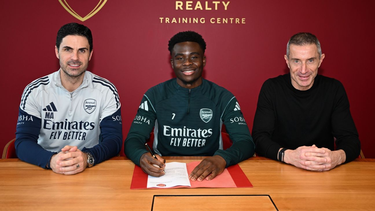 Bukayo Saka assinou um novo contrato com o Arsenal prometendo o futuro do clube