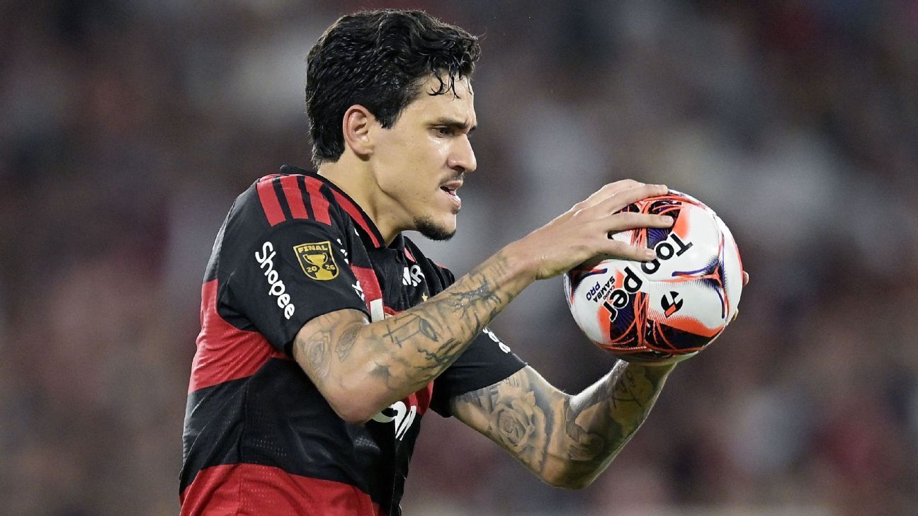 'Momentos difíceis': Pedro abre o jogo sobre convivência com Filipe Luís no Flamengo e diz como ficou relação com ex-técnico