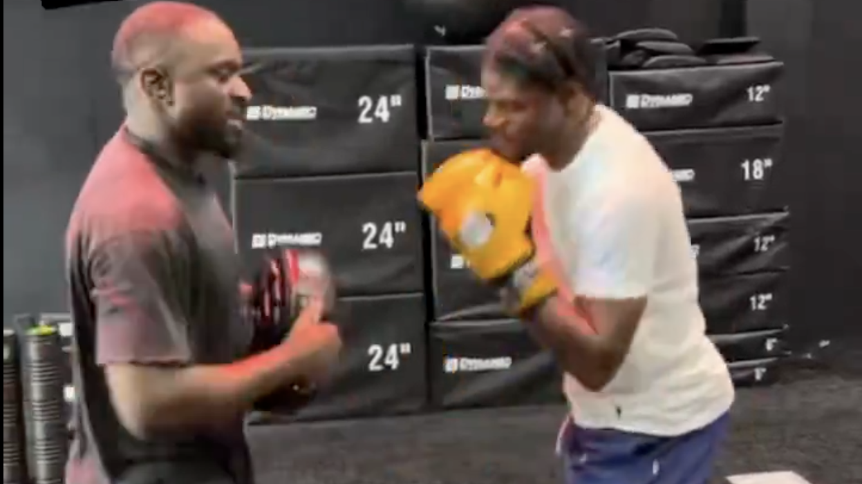 'I salute every boxer out there' -- Lamar Jackson boxes in offseason workout