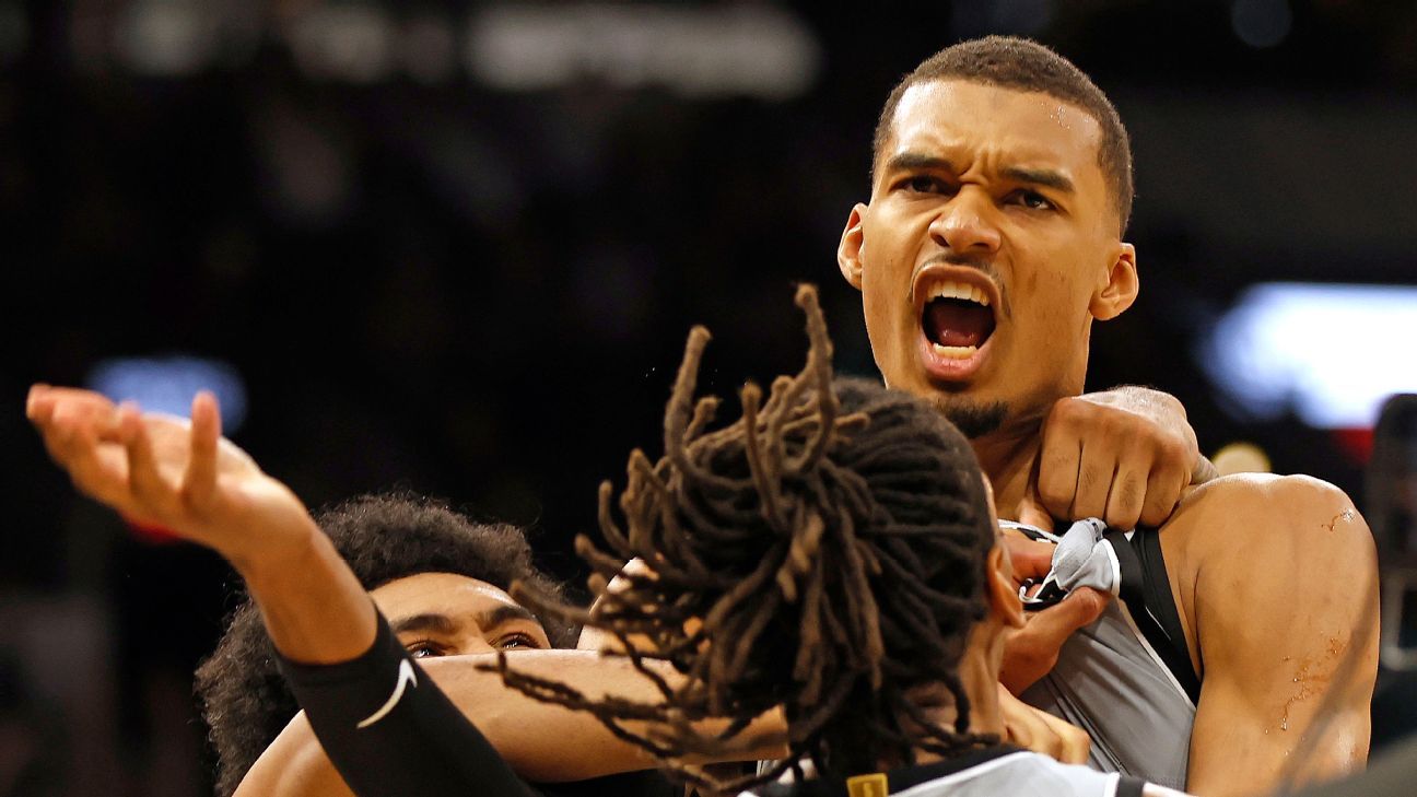 Wemby's game-winner puts Spurs back in playoffs