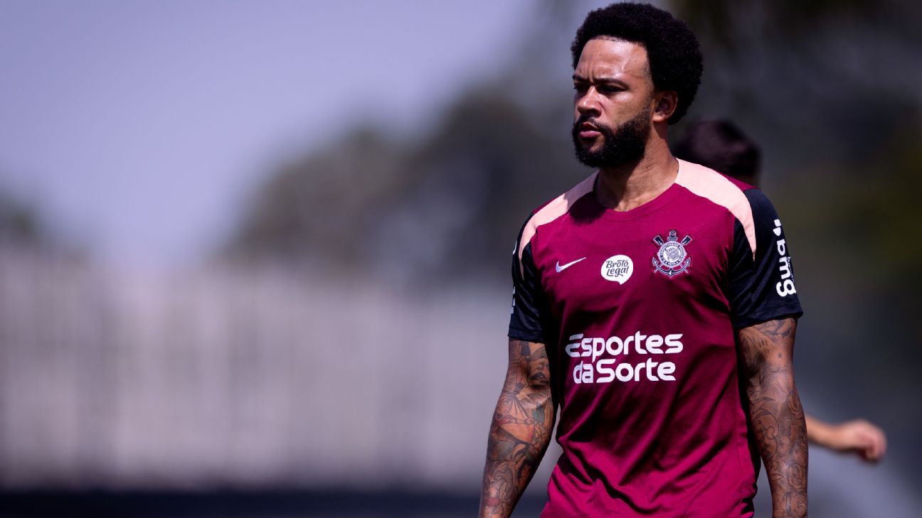 O post de Memphis sobre 'trabalho' que irritou torcedores do Corinthians nas redes sociais: 'Está insatisfeito? Vaza..'