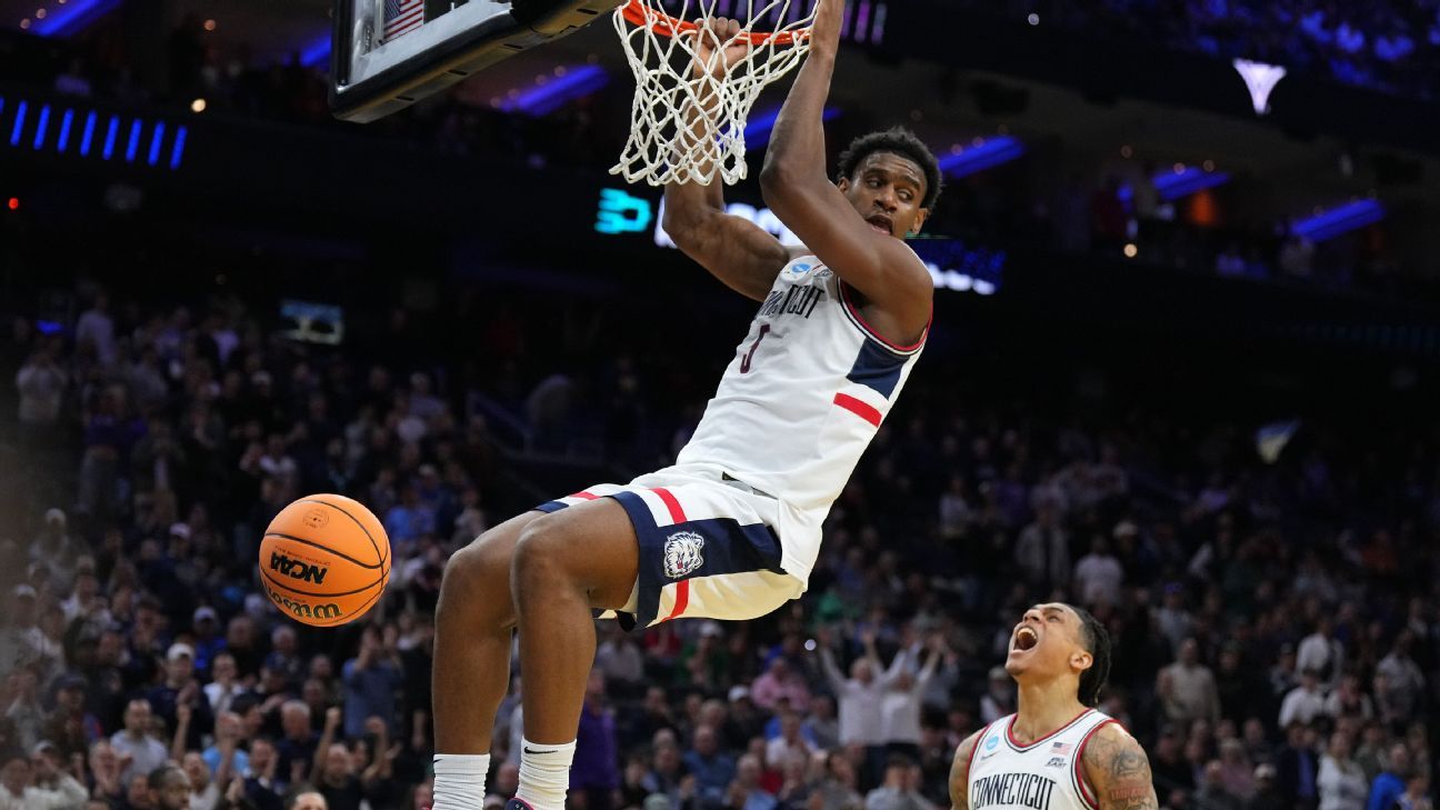 Reed in rare air with 31-27 night as UConn escapes