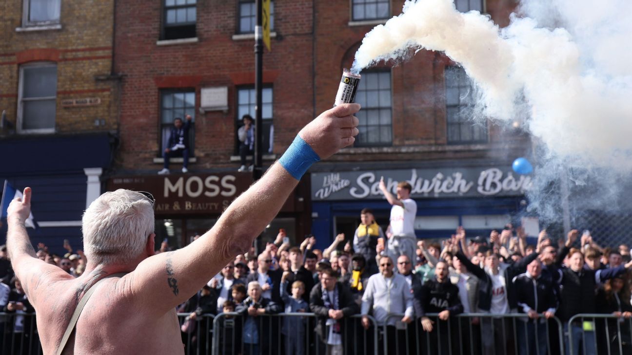Tottenham fans flood streets to galvanize team for Nottingham Forest clash