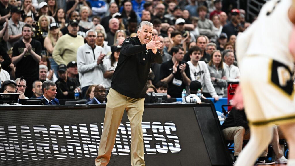 Painter picks up win No. 500 as Purdue advances