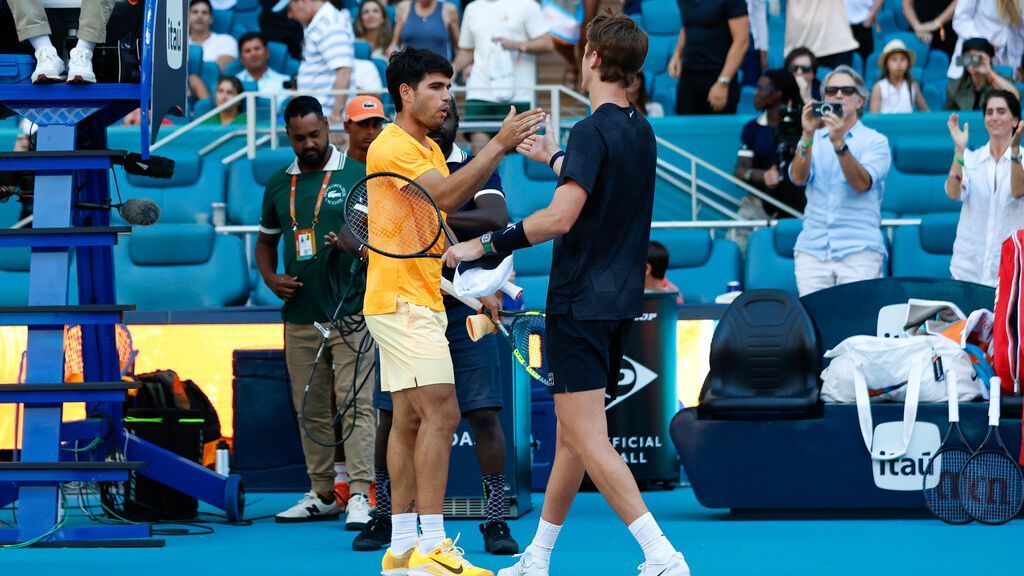 Sebastian Korda Stuns World Number One Carlos Alcaraz in Miami Open: A Trend Summary