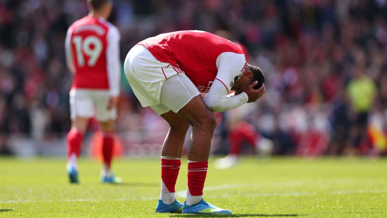 Arsenal booed off after Bournemouth loss, open door to Man City in title race Arsenal booed off after Bournemouth loss, open door to Man City in title race