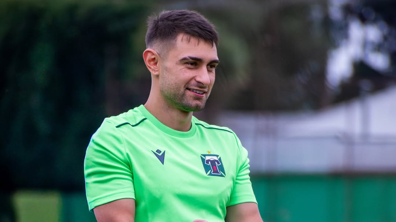 Luis Acevedo se convirtió en máximo goleador del siglo de su equipo en ...