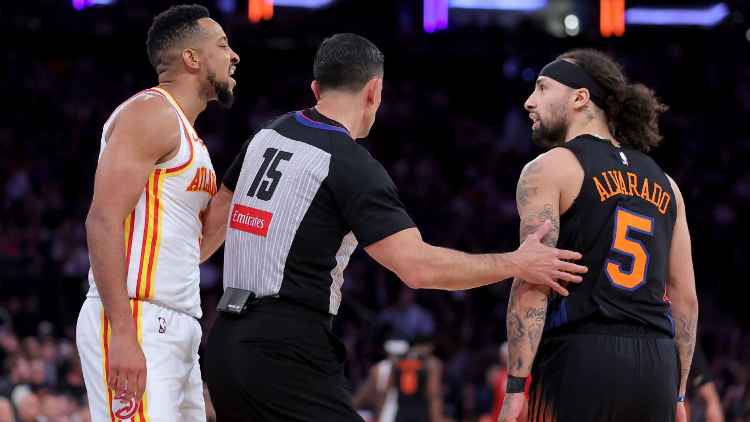 मैक्कलम हॉक्स टाई सीरीज़ में एमएसजी खलनायक की भूमिका निभाते हैं