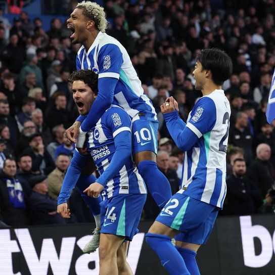 Chelsea é dominado pelo Brighton, chega à 5ª derrota seguida na Premier League e vê Champions distante