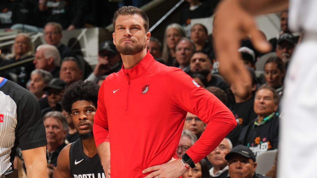 Tiago Splitter faz história como primeiro treinador brasileiro a vencer um jogo de playoffs na NBA