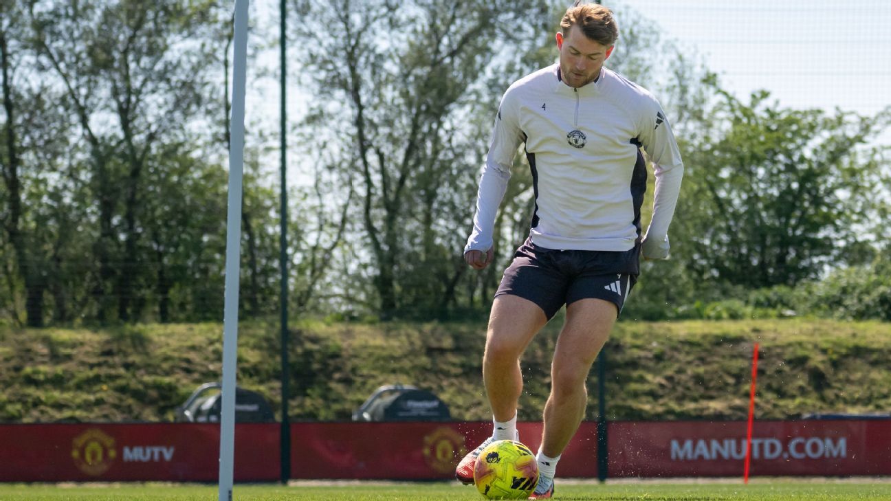 Matthijs de Ligt edges closer to return for Man United after injury Matthijs de Ligt edges closer to return for Man United after injury