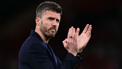Sources: United plan formal Carrick manager talks