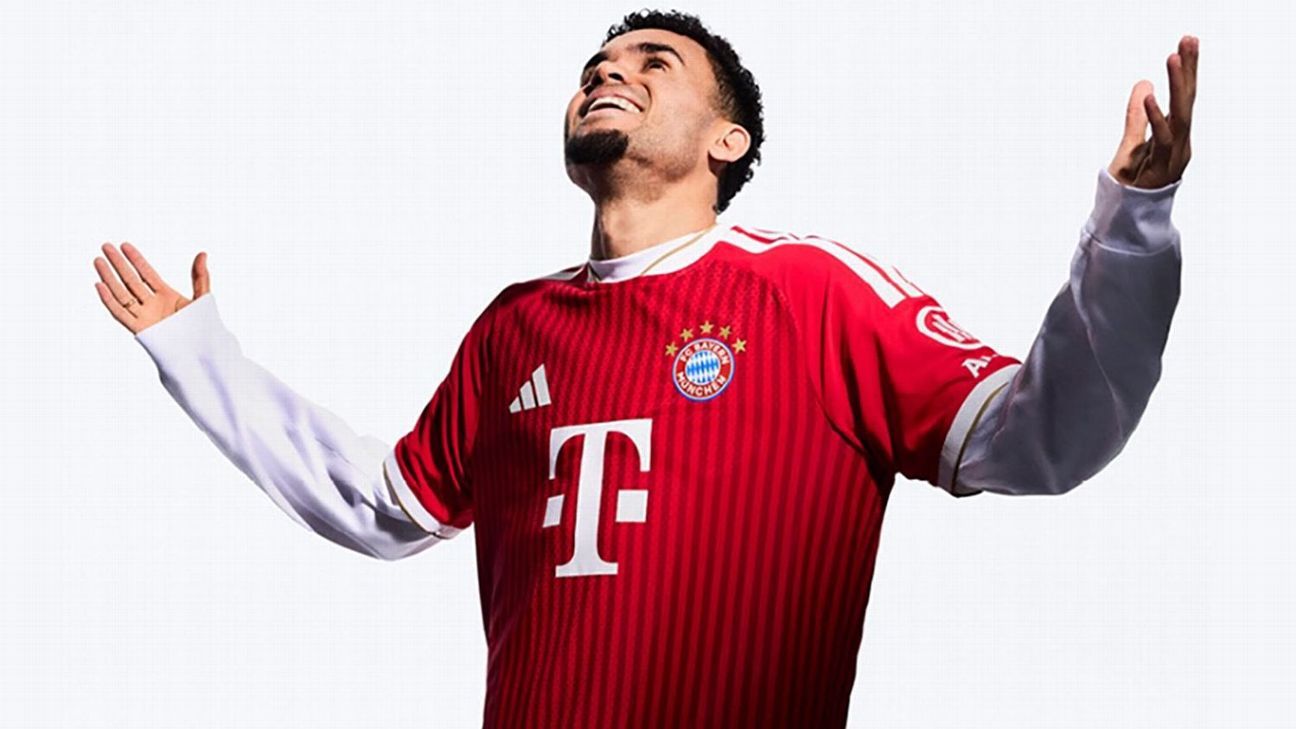 Bayern ra mắt áo đấu sân nhà mới viền vàng