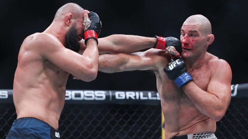 Strickland Edges Undefeated Chimaev for UFC Middleweight Title