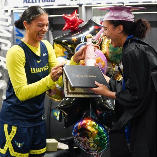Wings celebrate Azzi Fudd's MBA from UConn by givi...