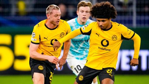 Transfer rumors, news: Man United linked with Dort.