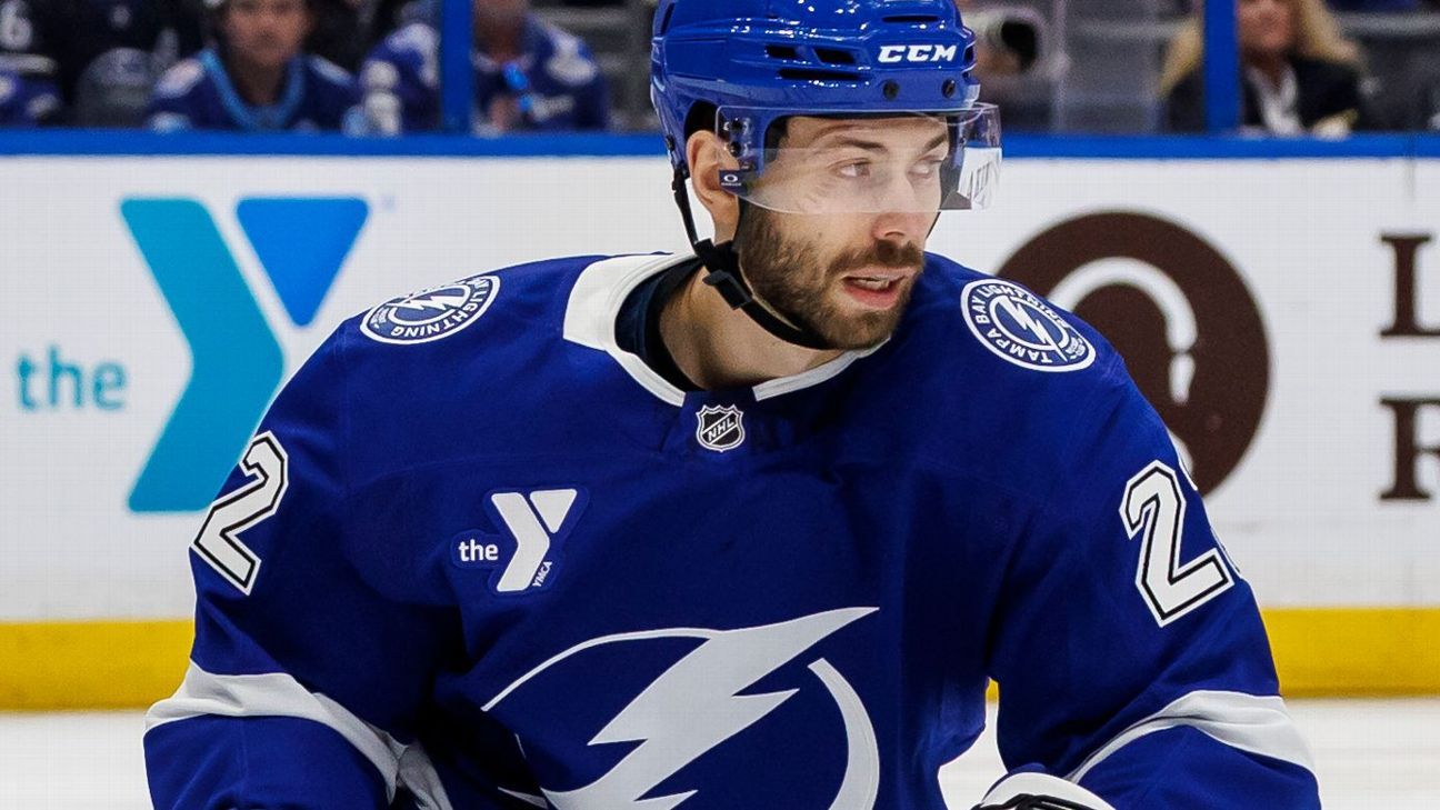 Rangers sign Bjorkstrand, 31, away from Lightning