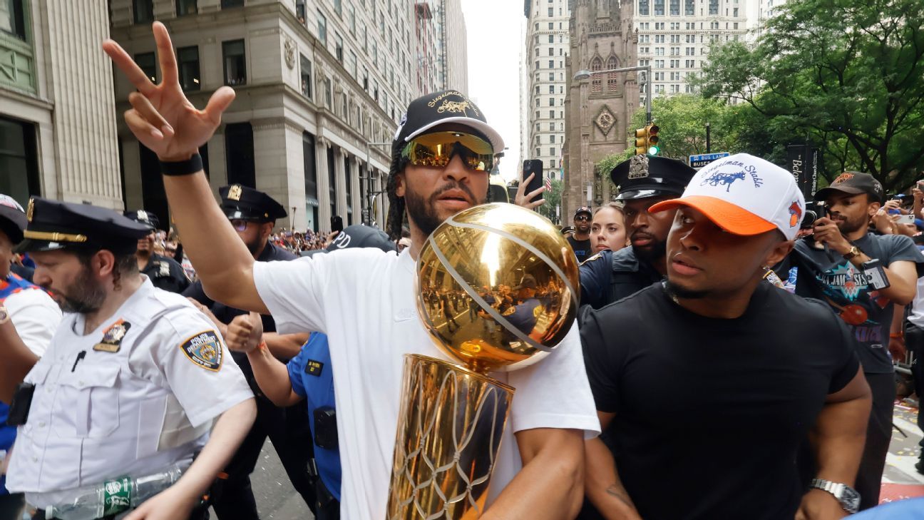 Brunson slams skeptics as Knicks revel in parade