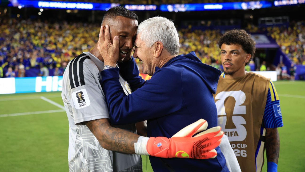 Curaçao GK ties Howard's WC save record in draw