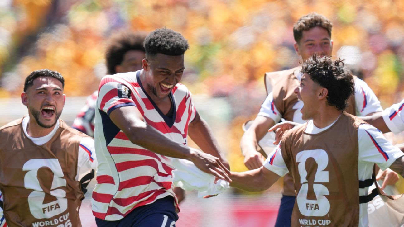 Ex-Packer Freeman: Alex goal made Father's Day