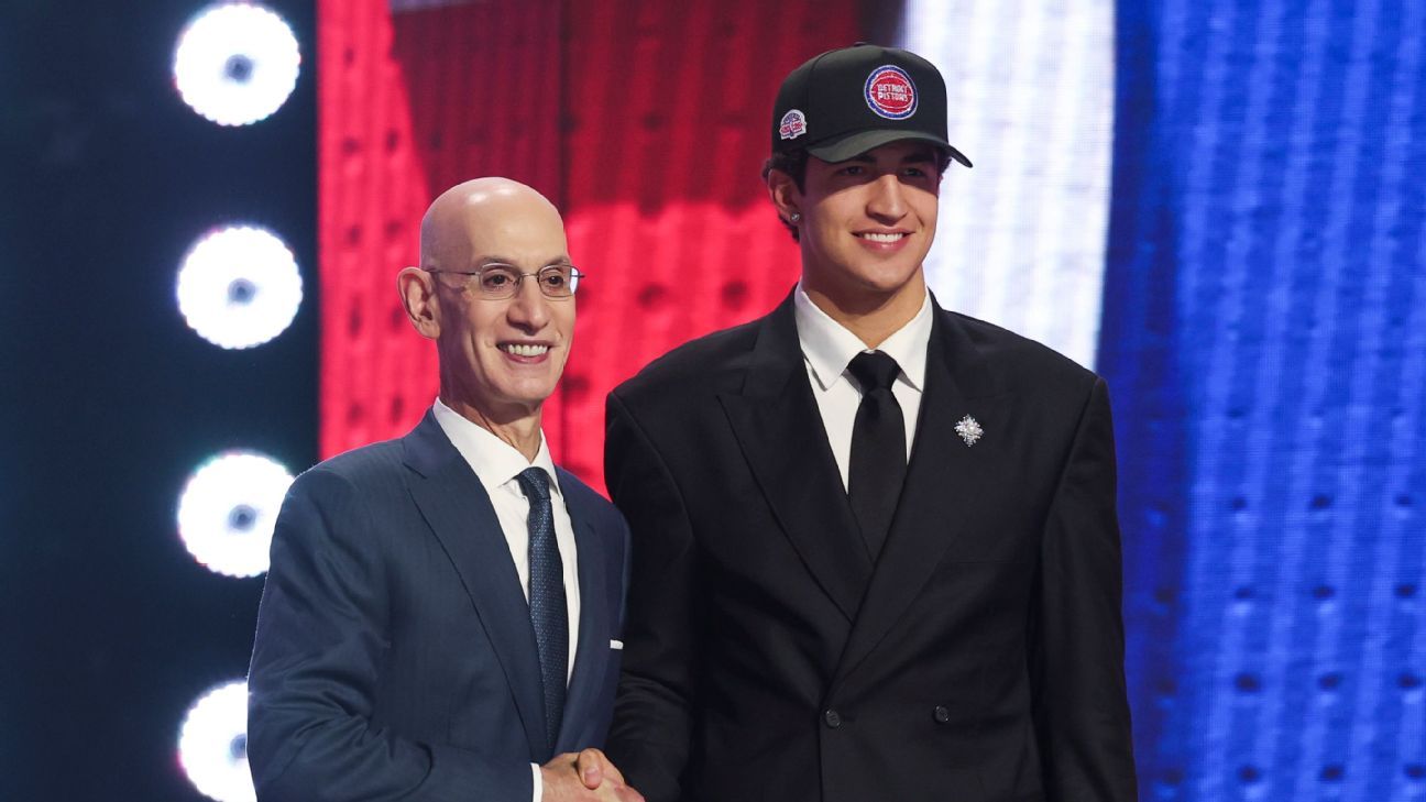 Lopez becomes NBA's 1st Mexico-born 1st-rounder