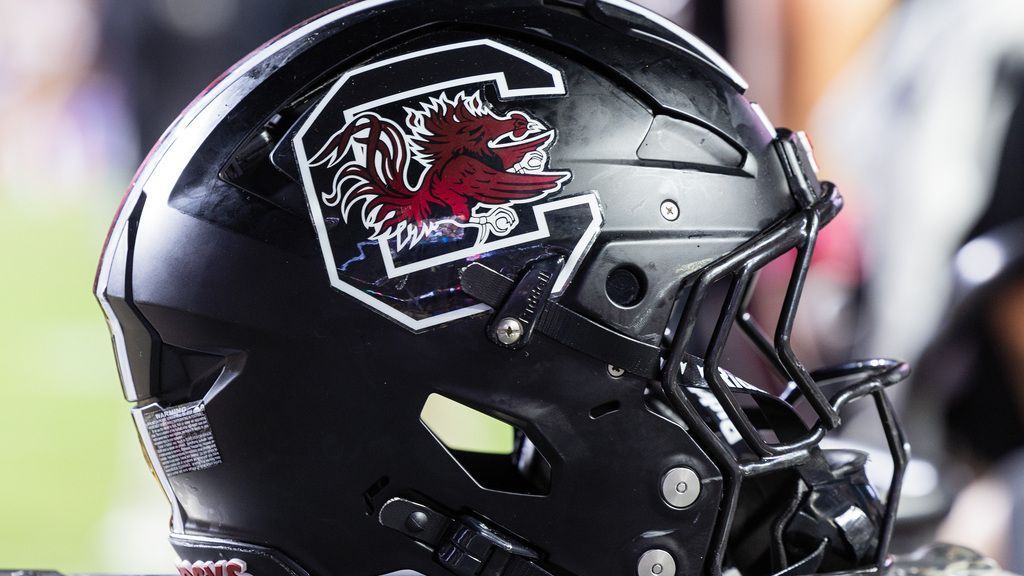 Five-star cornerback Joshua Dobson commits to South Carolina