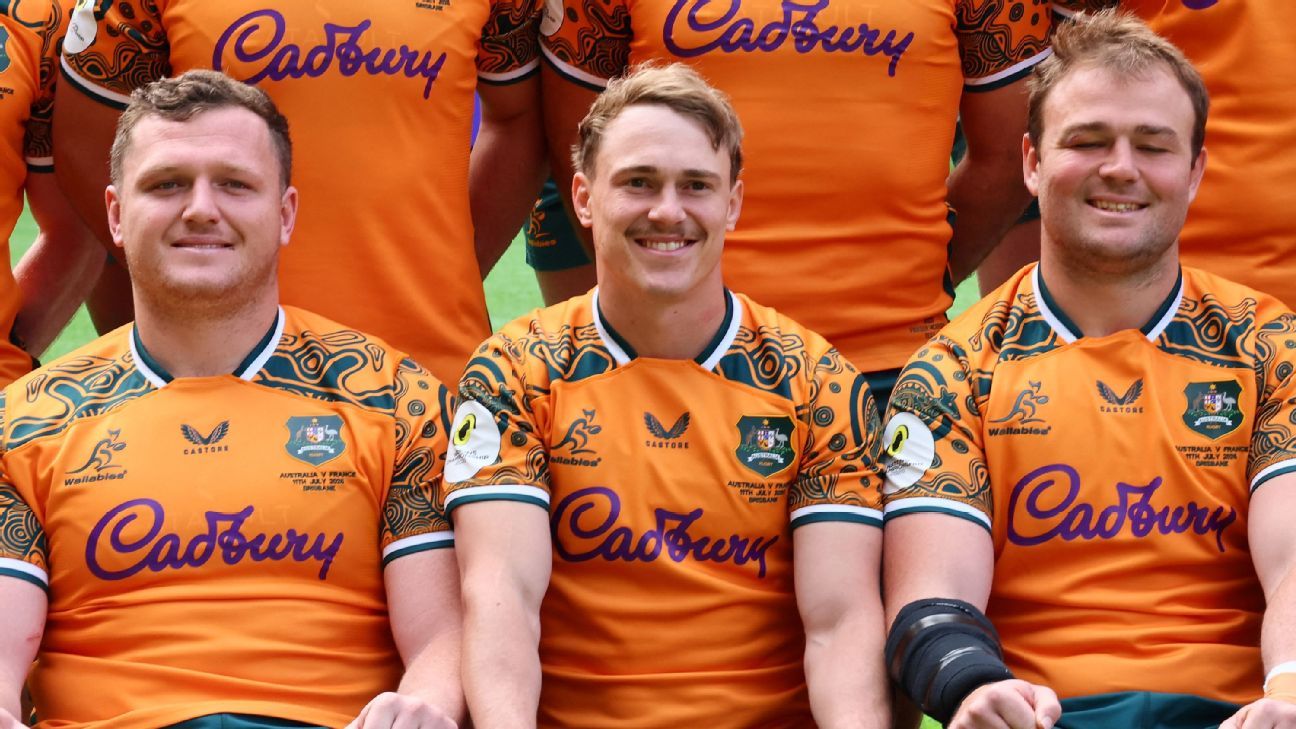 Wallabies captain trusts debutant fly-half Declan Meredith against France