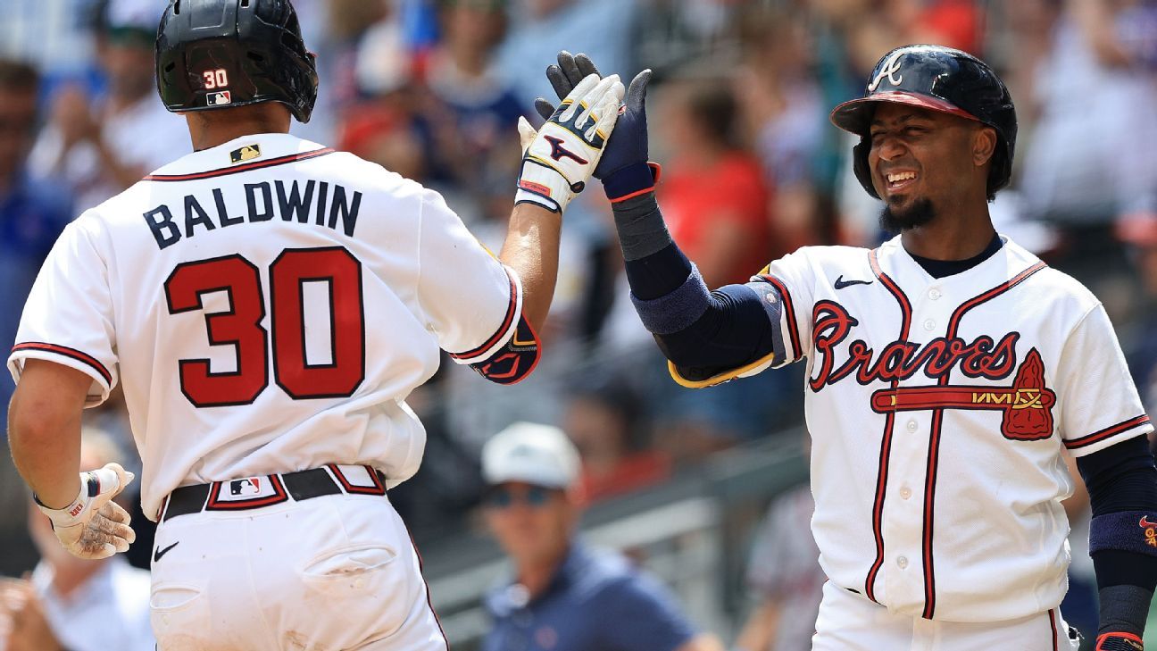 Baldwin 'back to form,' has 2 HRs in Braves' win