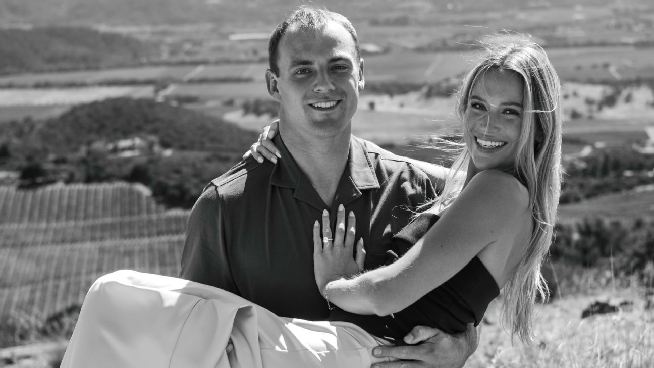 Raiders TE Brock Bowers gets engaged to high schoo...