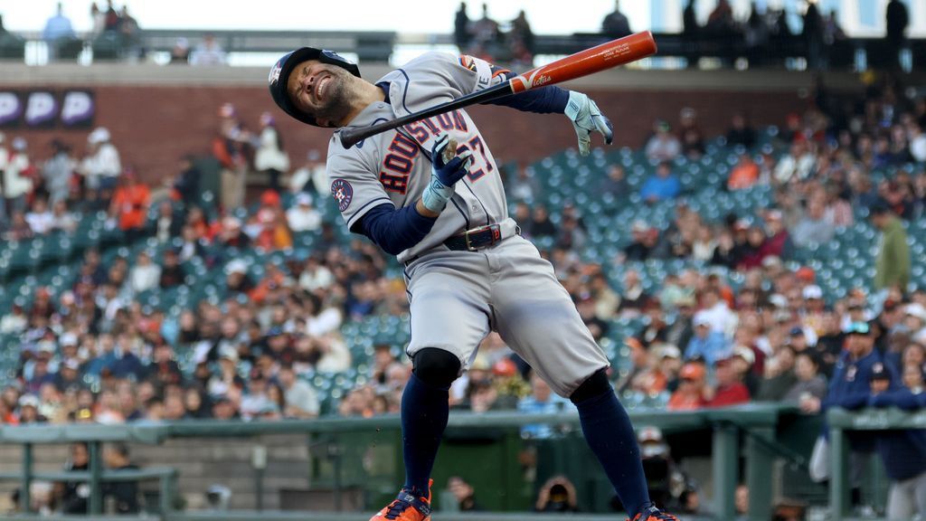 Jose Altuve leaves game vs. Giants early after being hit by pitch in his foot
