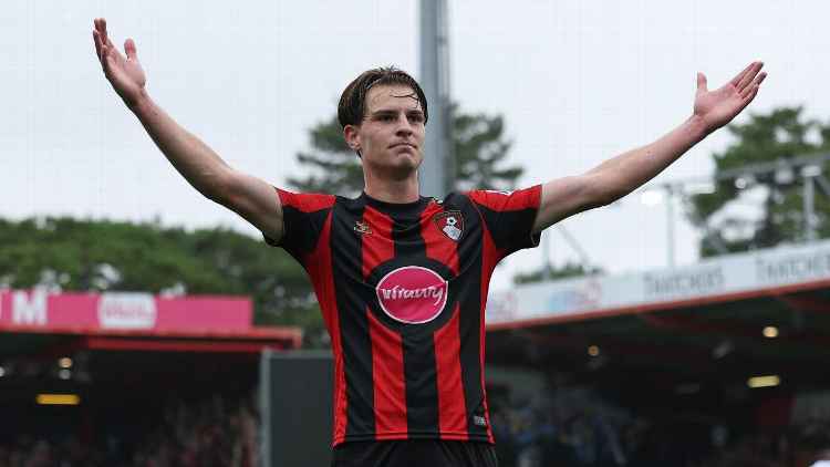 Transfer rumors, news: Chelsea eye Scott to replace Enzo Fernández