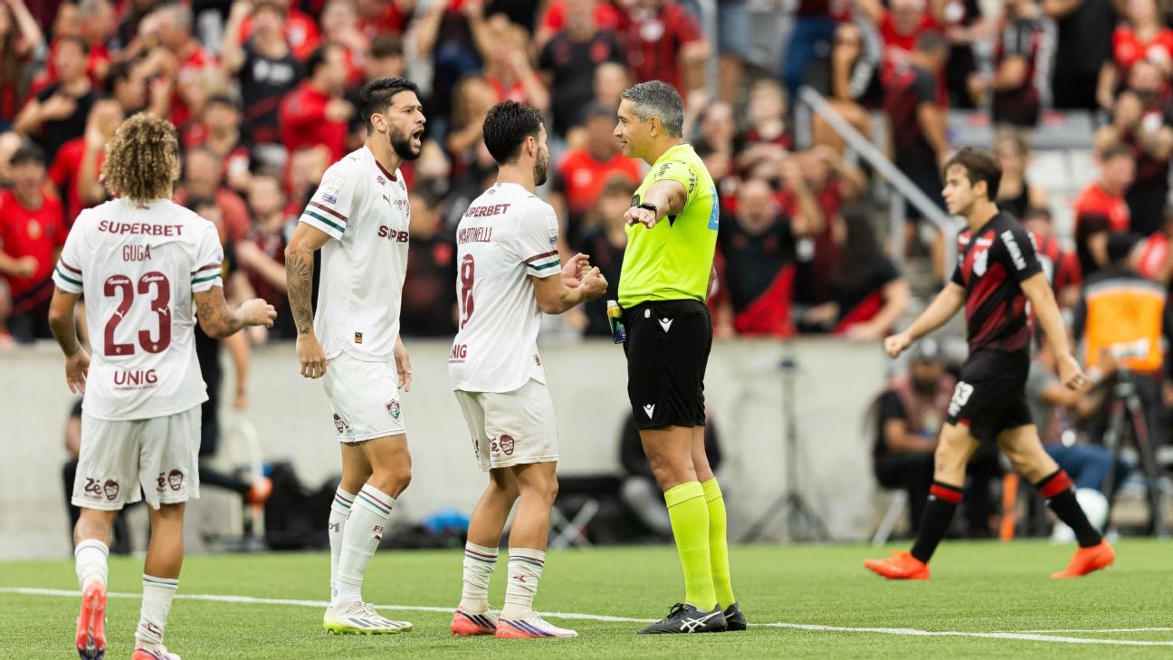 Montenegro solta o verbo: 'Inacreditável' — photo: Terra Futebol