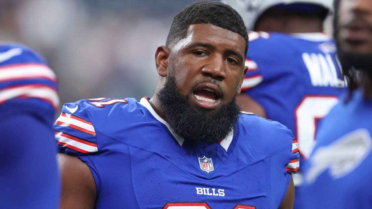 Bills' top DT Ed Oliver inactive after injuring hip in warmups