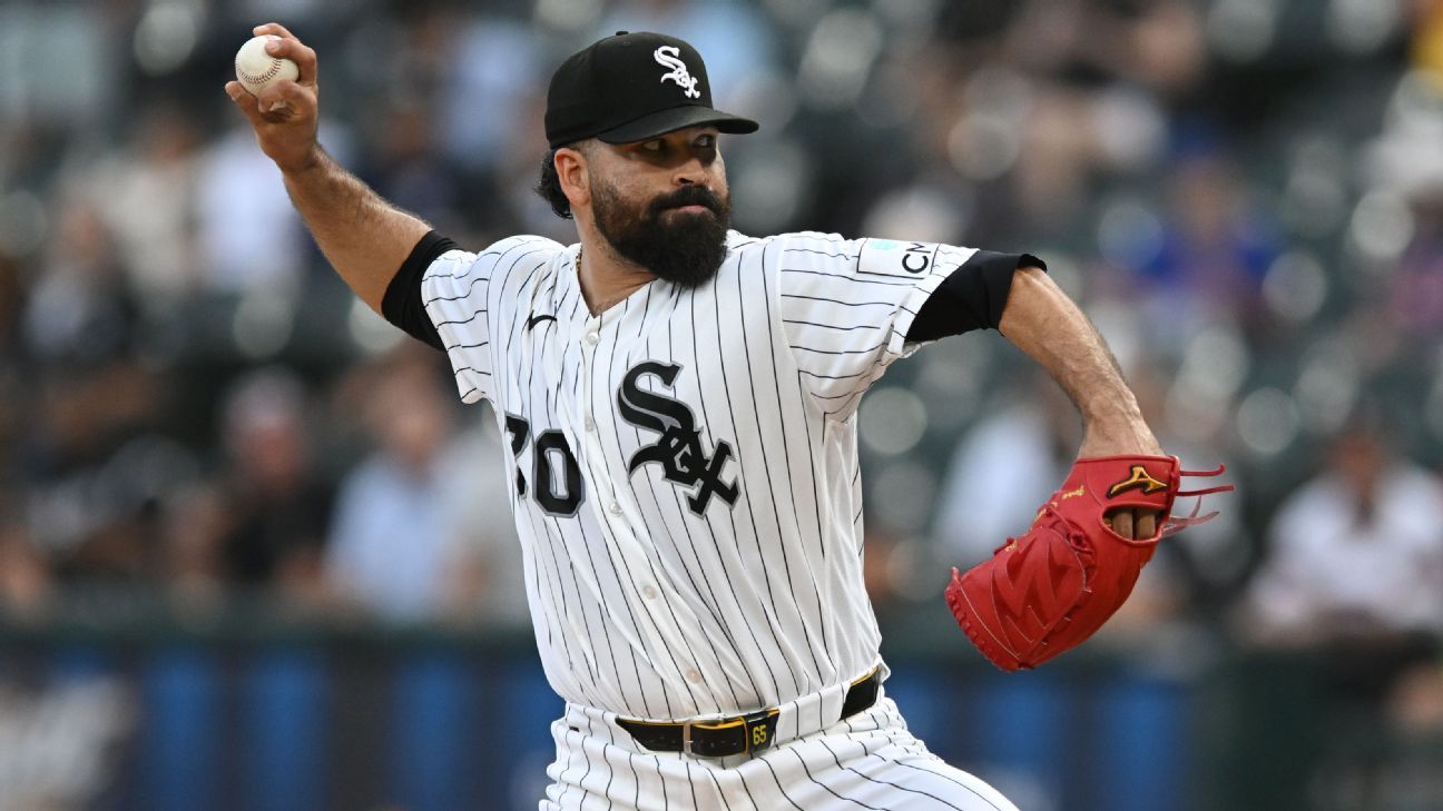 Phillies toma de waivers de CWS a mexicano Urquidy