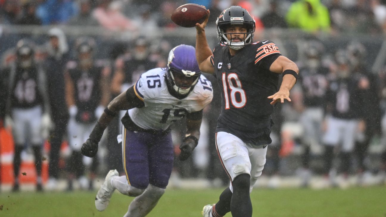 Bears QB Williams leaves on cart after falling on scramble