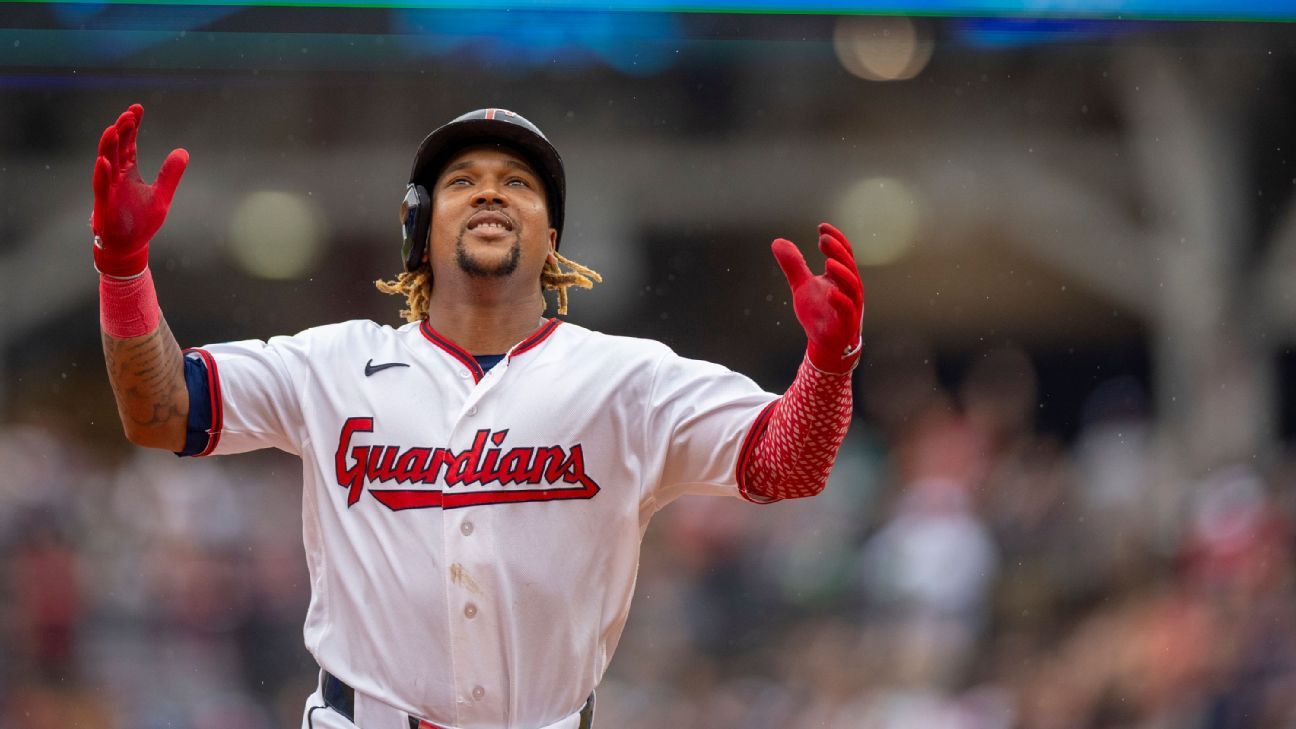 From playoff and stat races to final goodbyes: What to watch in MLB's final weekend