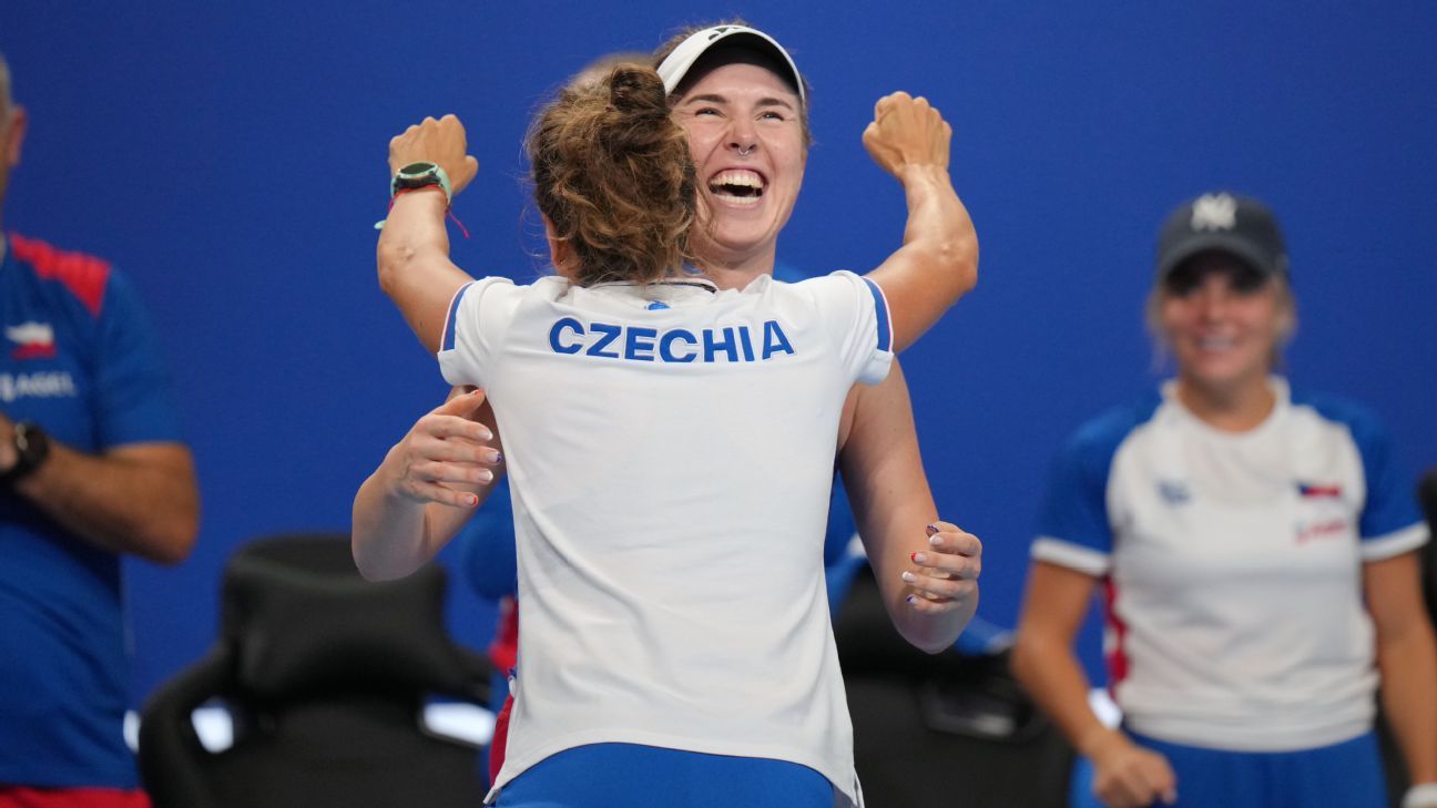 Linda Noskova e Karolina Muchova levam República Tcheca à final da Billie Jean King Cup