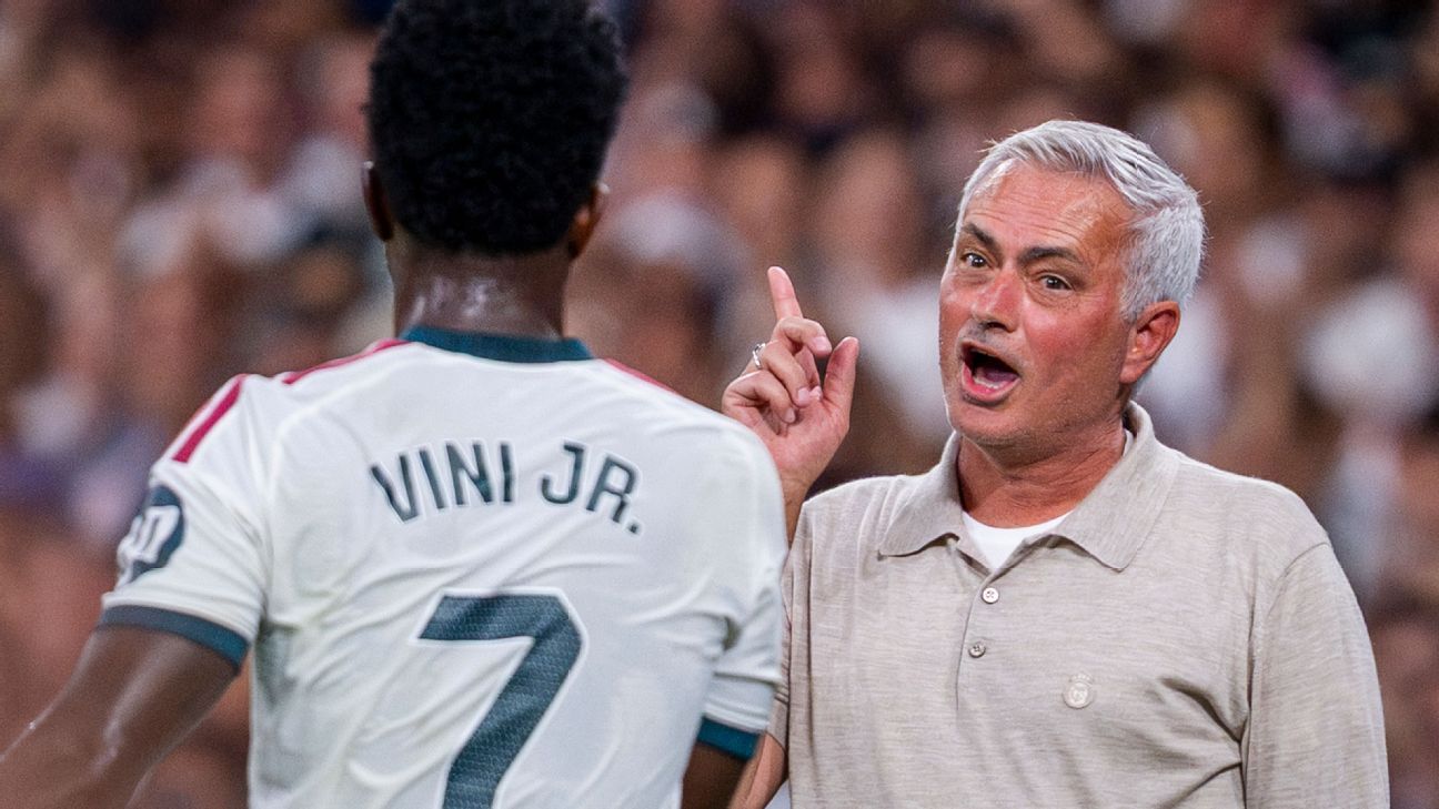 Will Real Madrid's title hopes be over before El Clásico? Mourinho has a lot to do