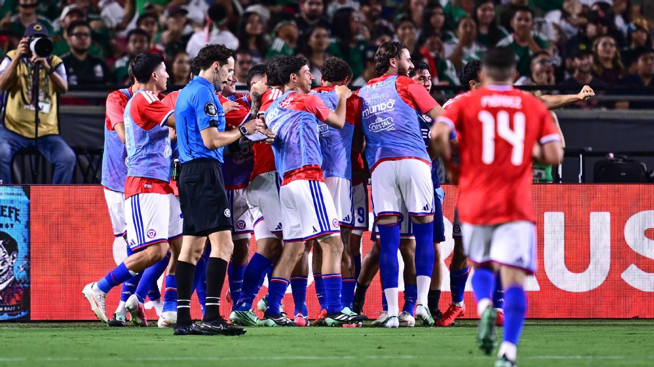 Gutiérrez's Goal Shifts Momentum in High-Stakes Chile vs. Mexico Clash